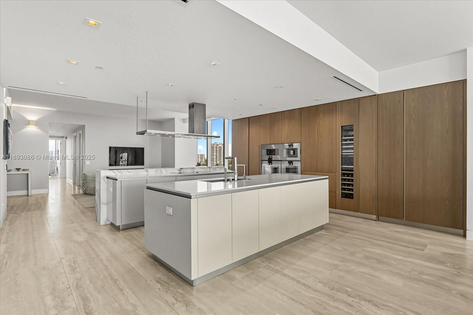 18501 Collins Ave #1001, Sunny Isles Beach FL 33160