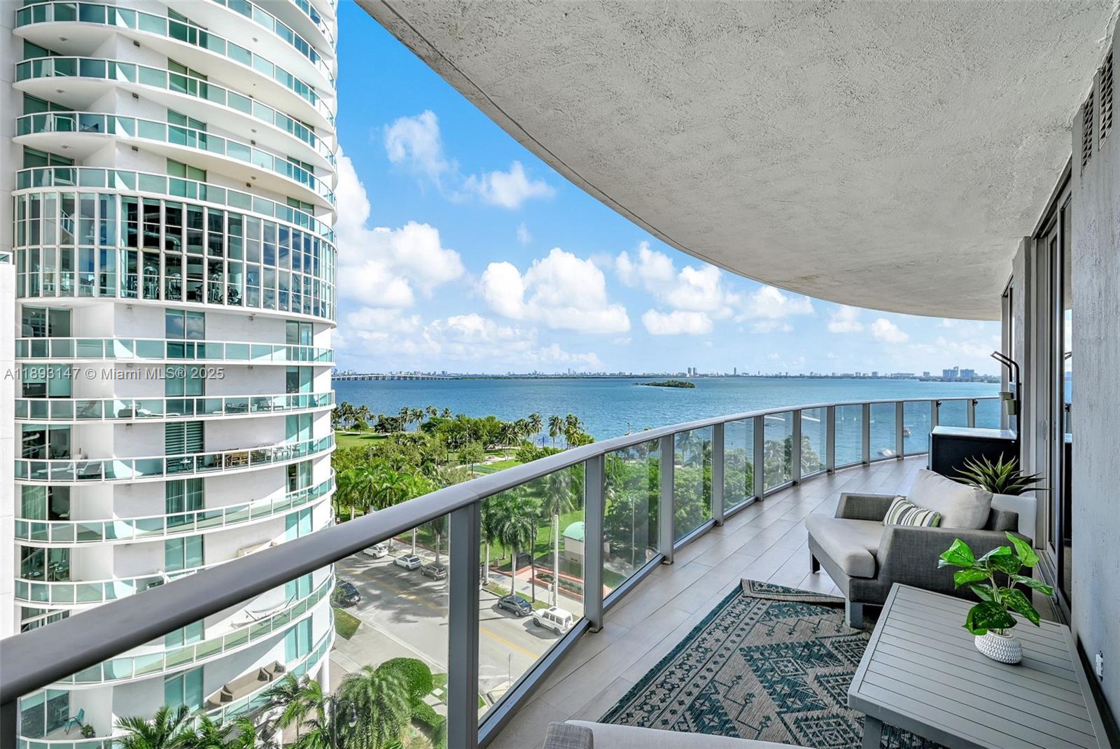 488 NE 18th St #815, Miami FL 33132