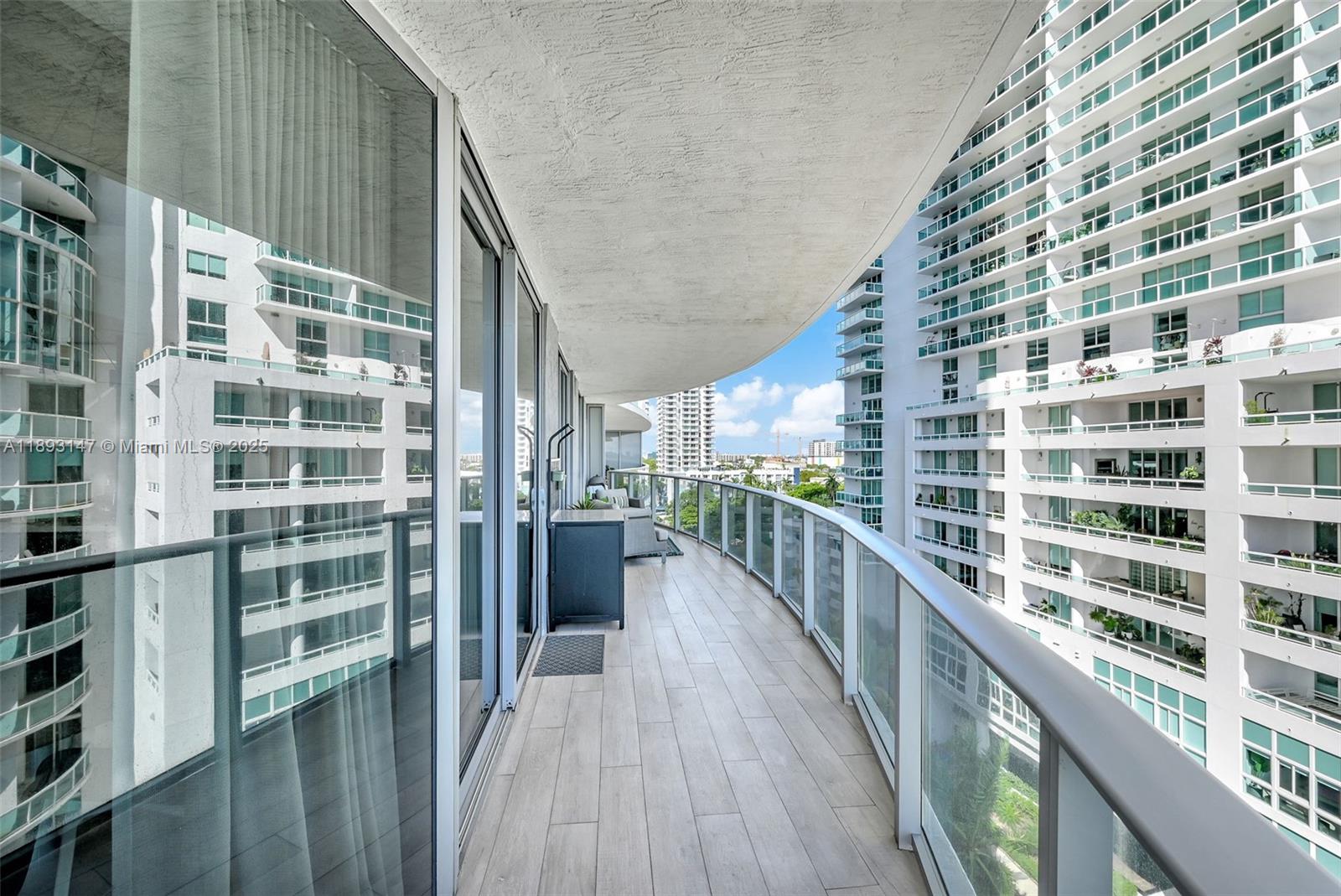 488 NE 18th St #815, Miami FL 33132