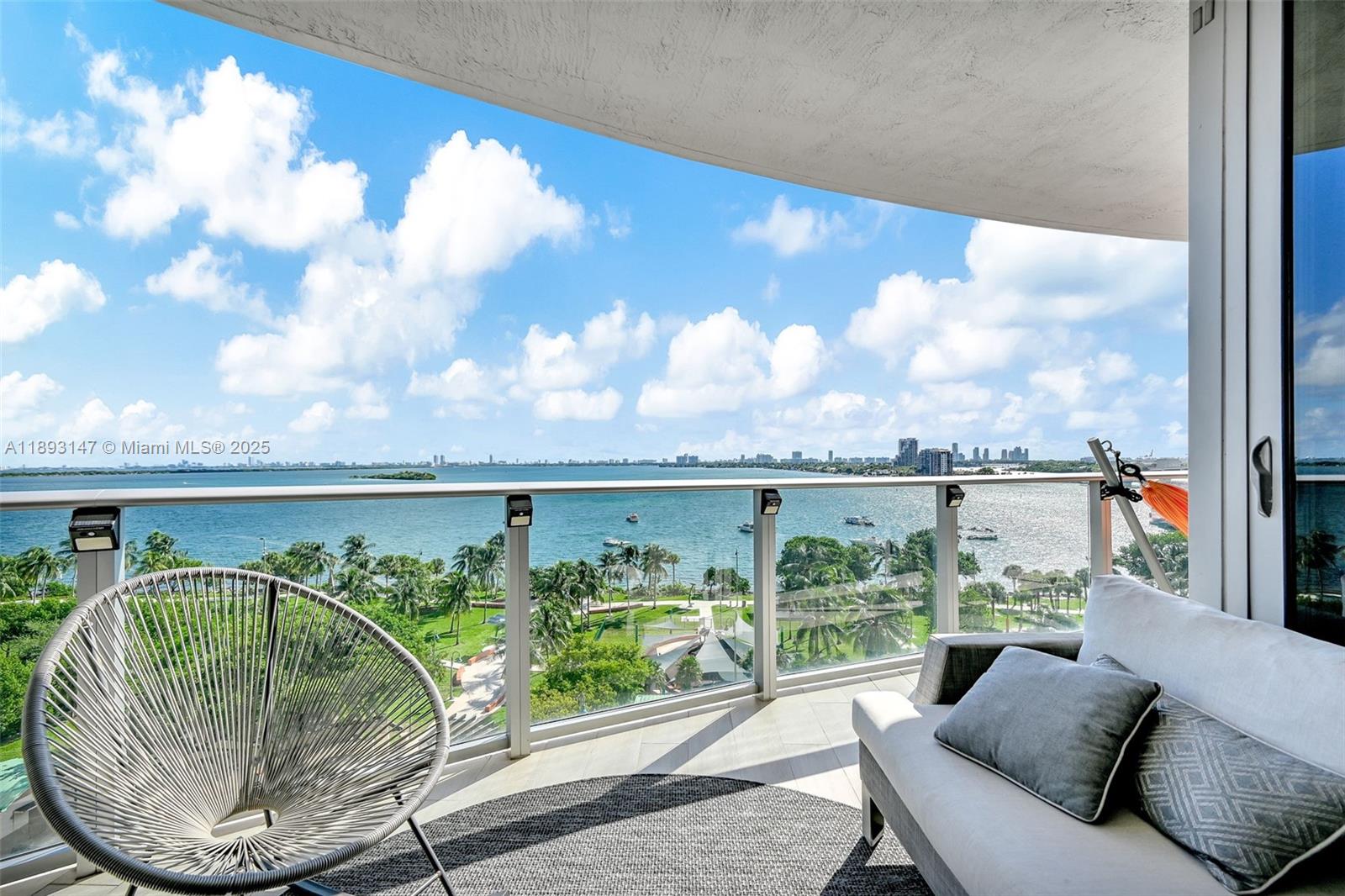 488 NE 18th St #815, Miami FL 33132