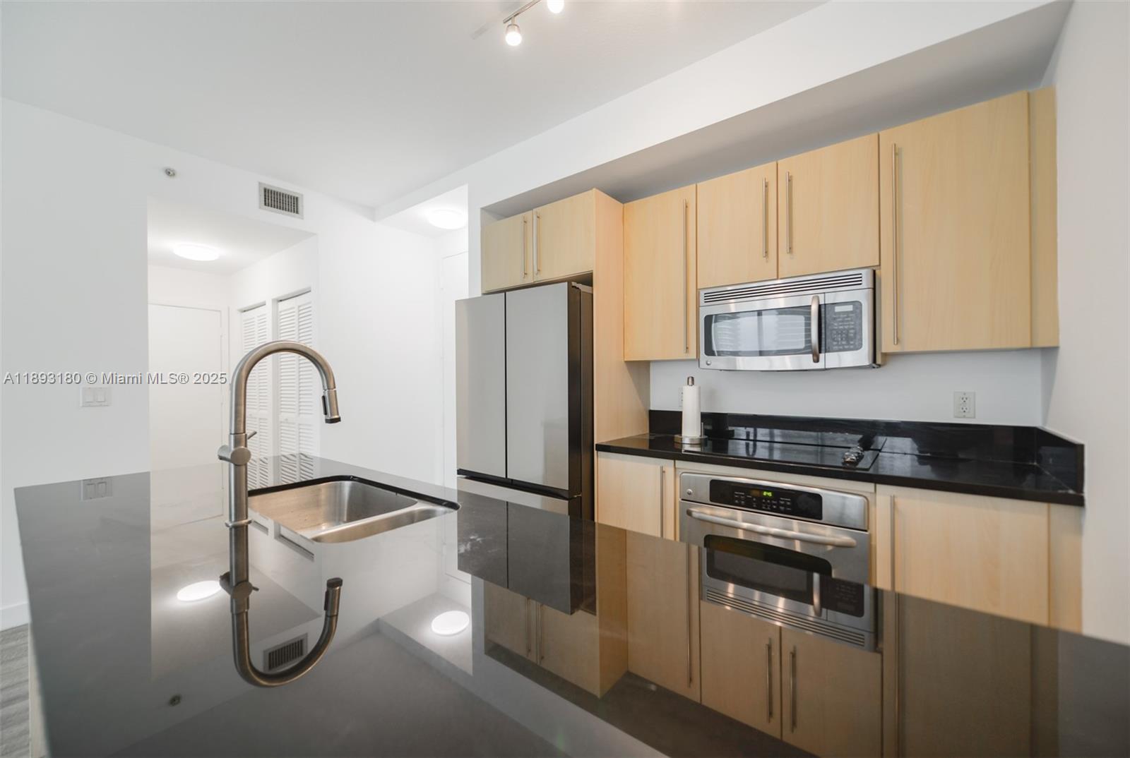 1111 SW 1st Ave #2624-N, Miami FL 33130