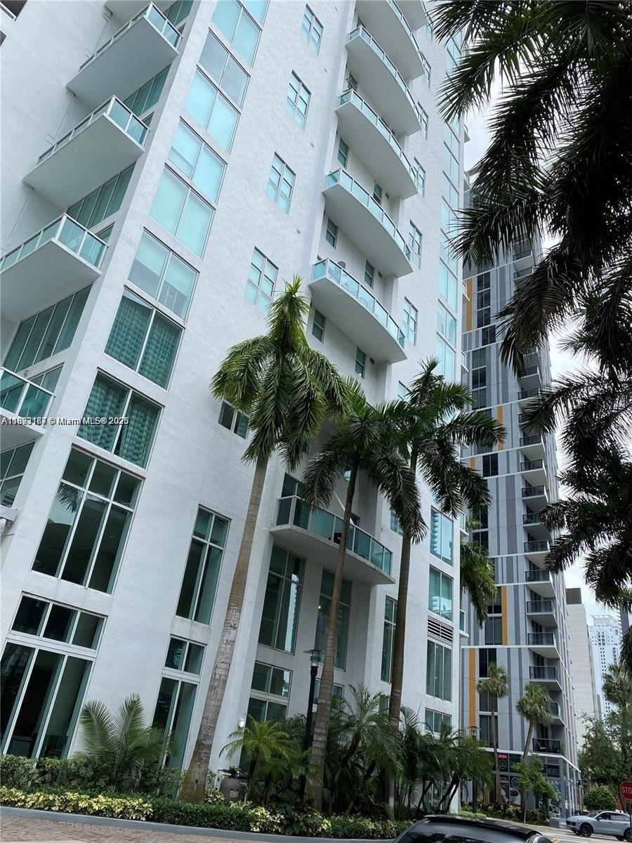 41 SE 5th St #717, Miami FL 33131