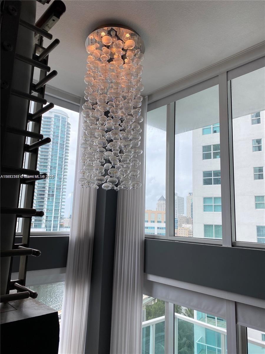 41 SE 5th St #717, Miami FL 33131