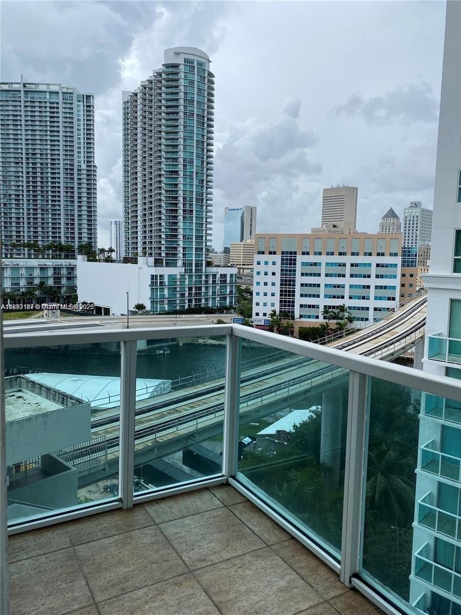 41 SE 5th St #717, Miami FL 33131