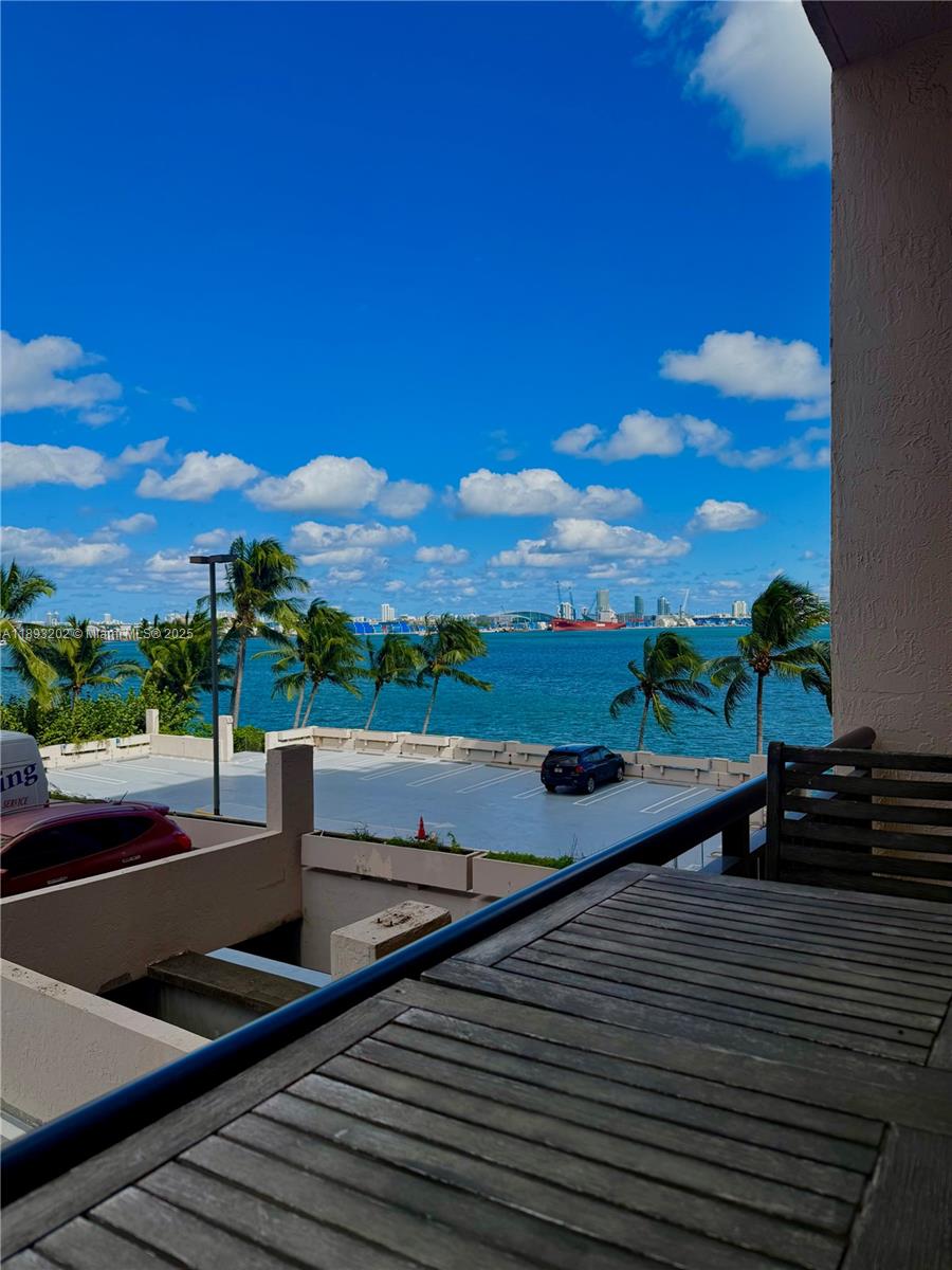 540 Brickell Key Dr #522, Miami FL 33131