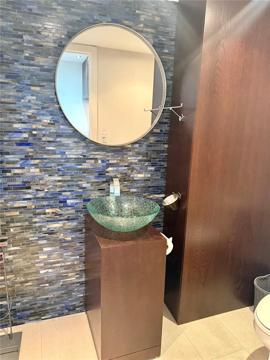 540 Brickell Key Dr #522, Miami FL 33131