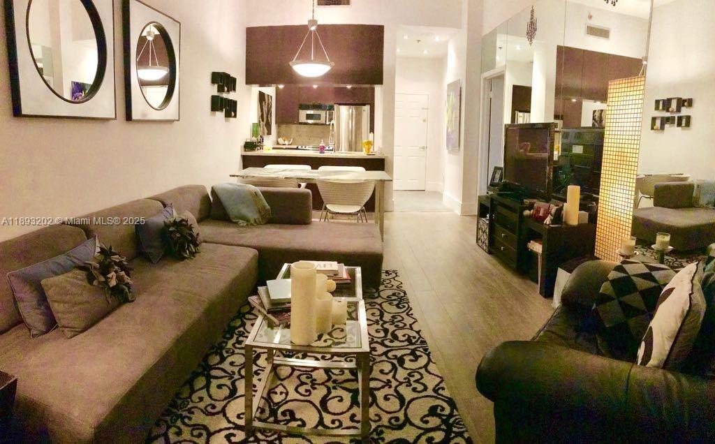 540 Brickell Key Dr #522, Miami FL 33131