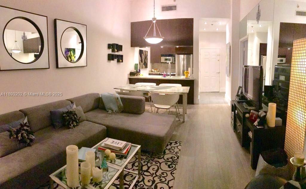 540 Brickell Key Dr #522, Miami FL 33131