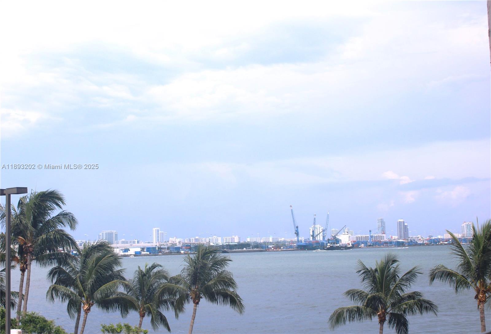 540 Brickell Key Dr #522, Miami FL 33131