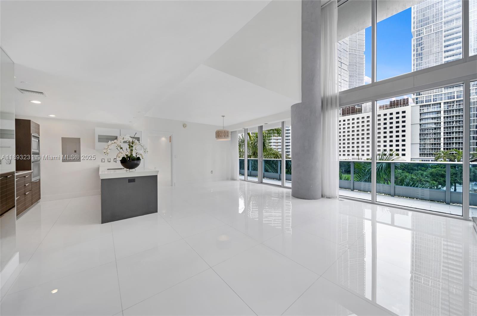 200 Biscayne Boulevard Way #305, Miami FL 33131