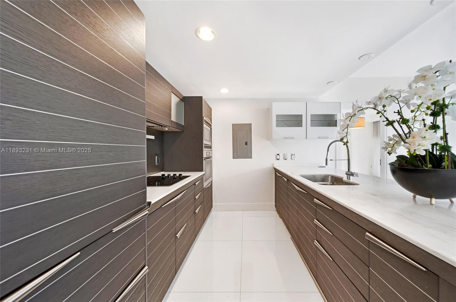 200 Biscayne Boulevard Way #305, Miami FL 33131