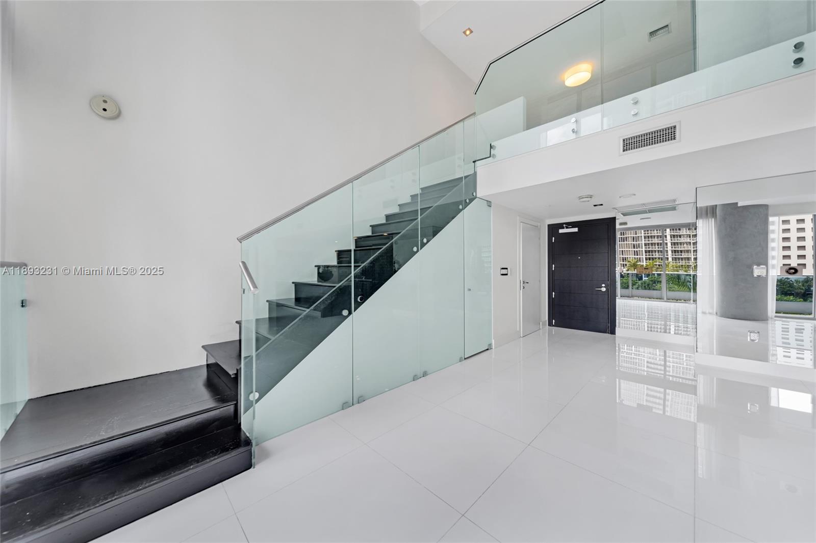 200 Biscayne Boulevard Way #305, Miami FL 33131