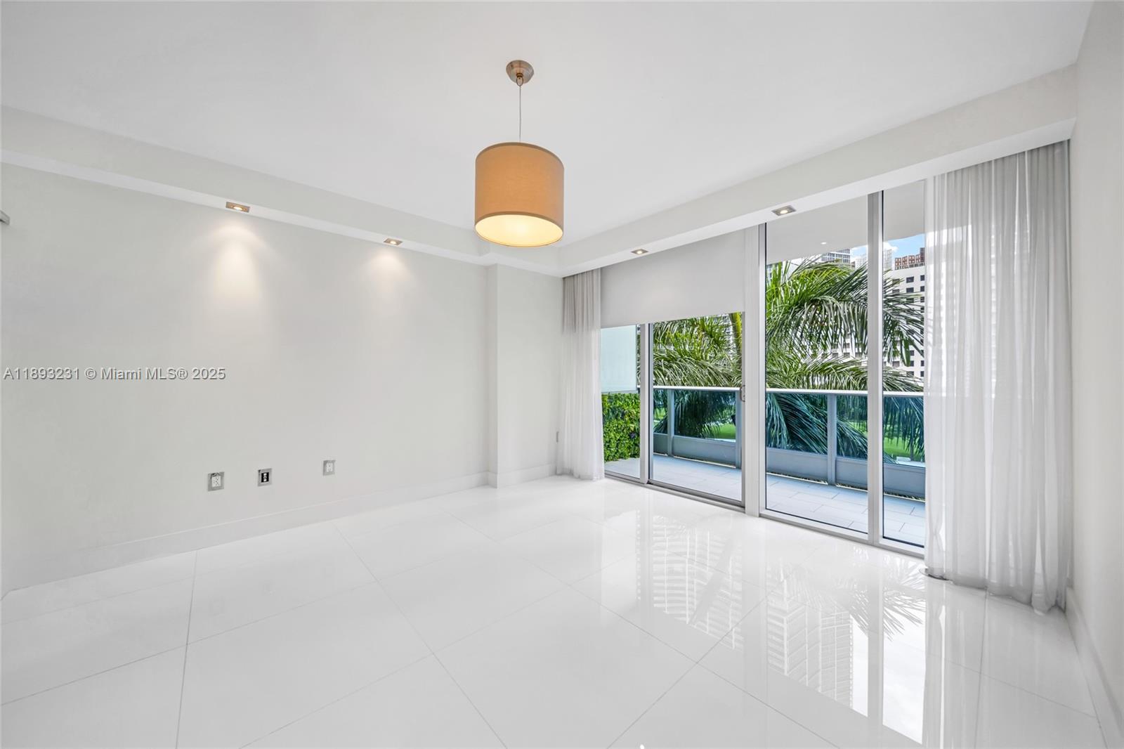 200 Biscayne Boulevard Way #305, Miami FL 33131
