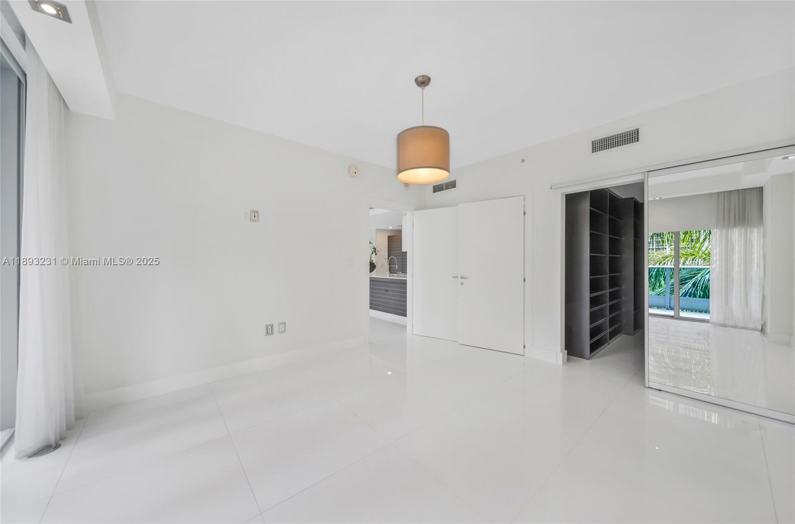 200 Biscayne Boulevard Way #305, Miami FL 33131