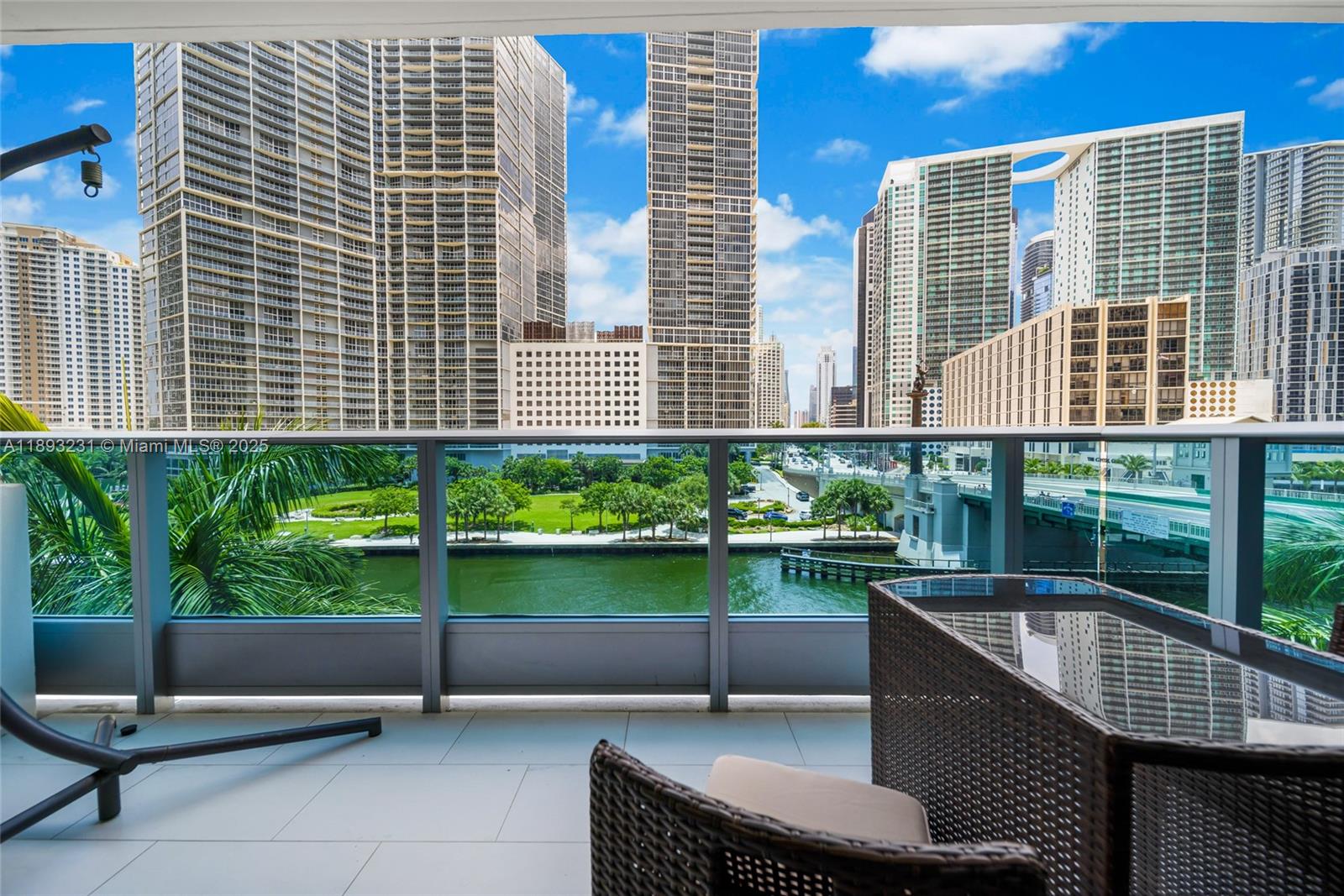 200 Biscayne Boulevard Way #305, Miami FL 33131