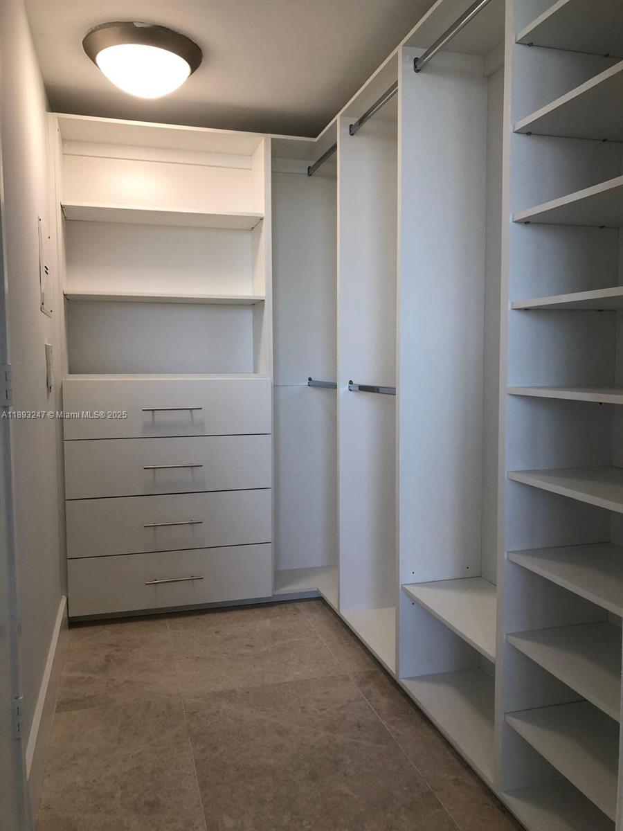 50 Biscayne Blvd #702, Miami FL 33132