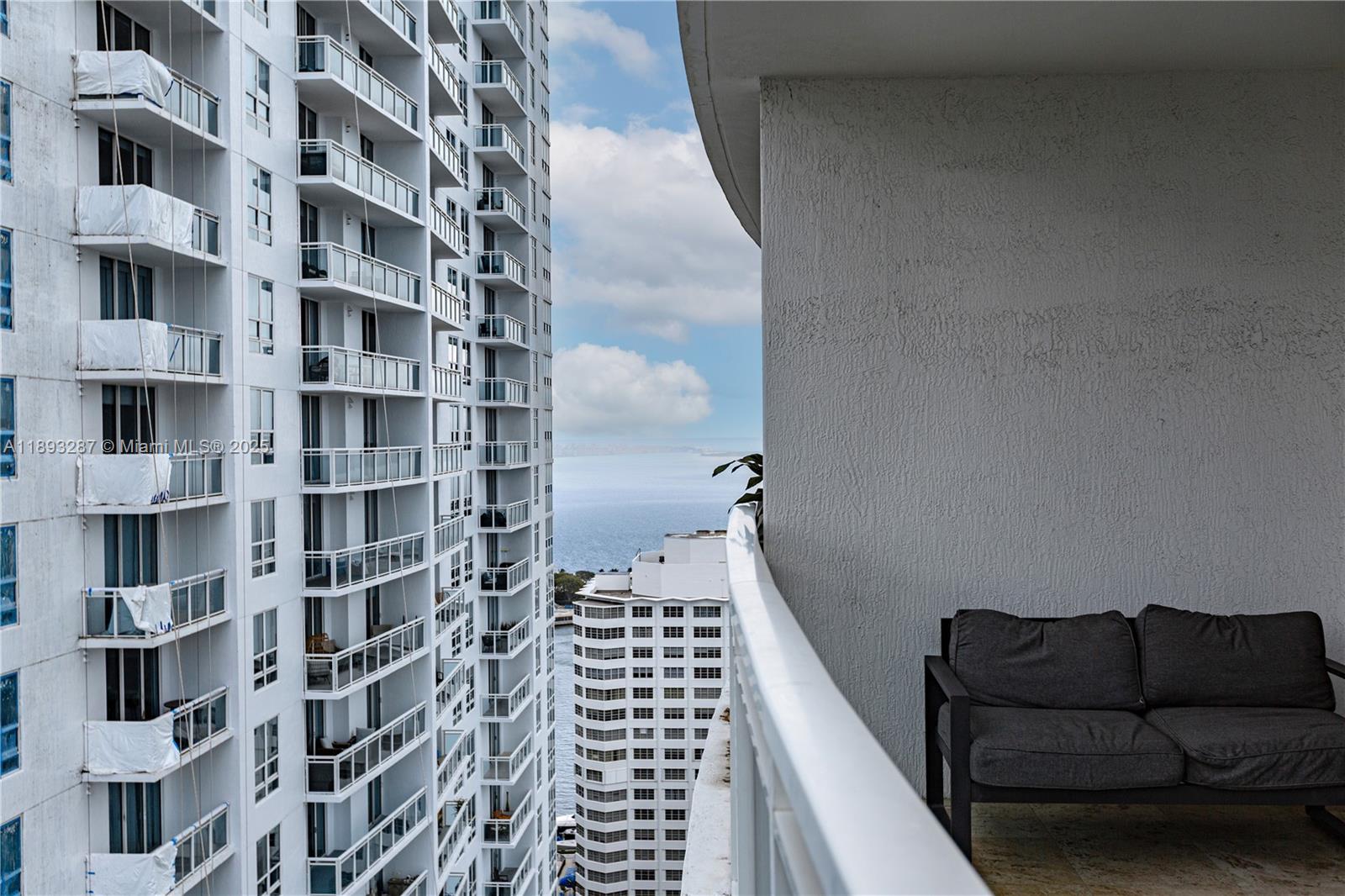 951 Brickell Ave #2601, Miami FL 33131