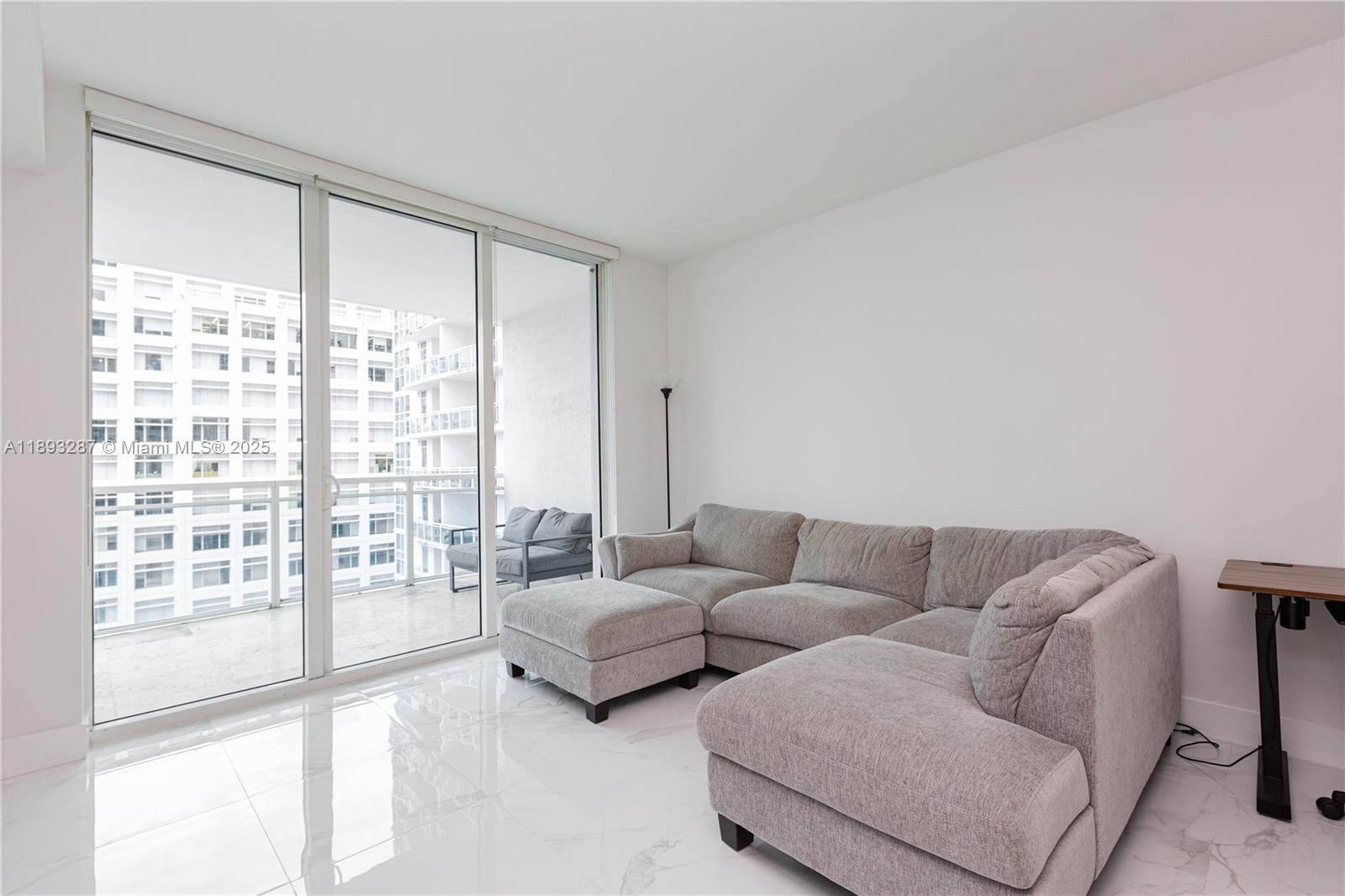 951 Brickell Ave #2601, Miami FL 33131