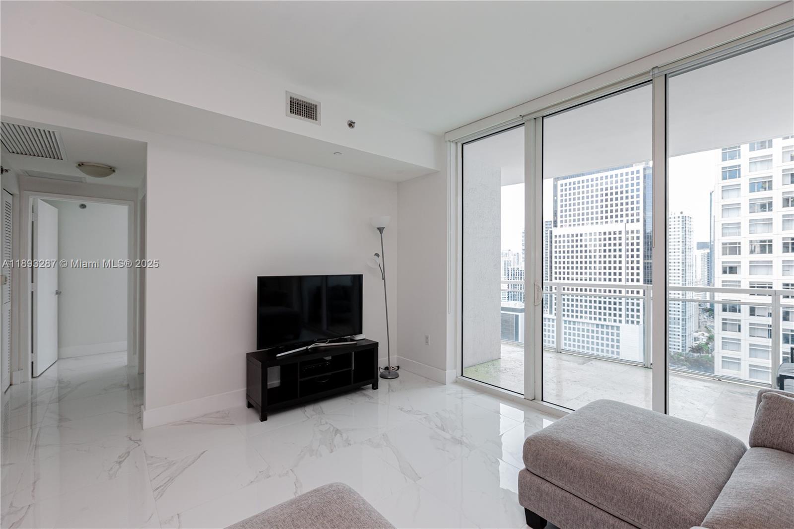 951 Brickell Ave #2601, Miami FL 33131