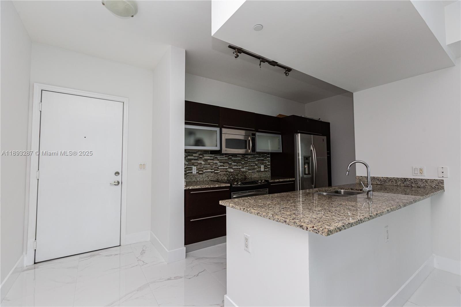 951 Brickell Ave #2601, Miami FL 33131