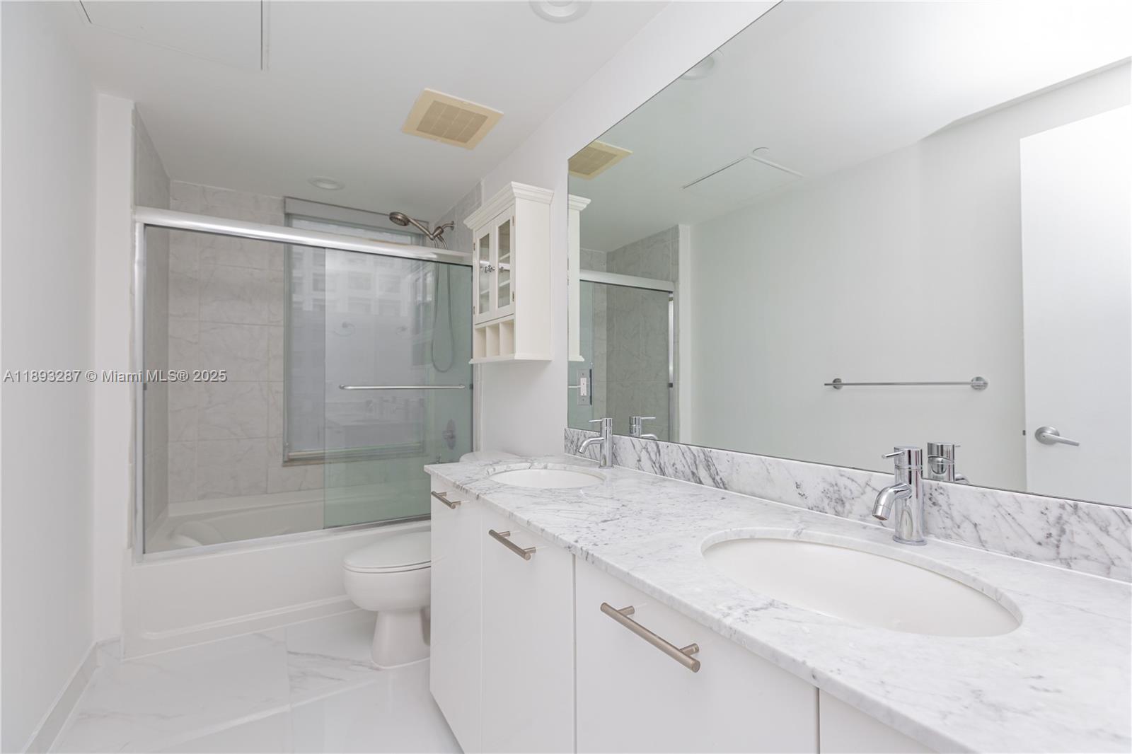 951 Brickell Ave #2601, Miami FL 33131