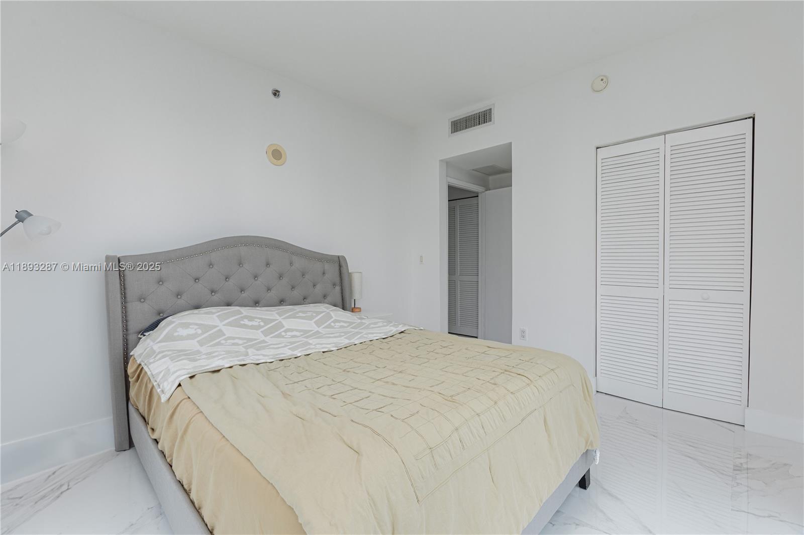 951 Brickell Ave #2601, Miami FL 33131
