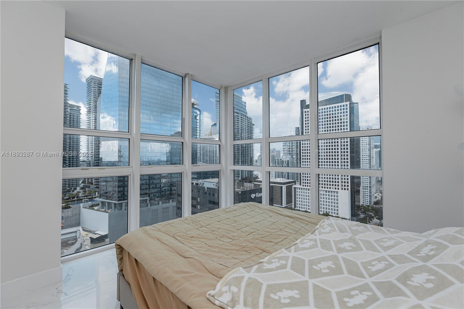 951 Brickell Ave #2601, Miami FL 33131