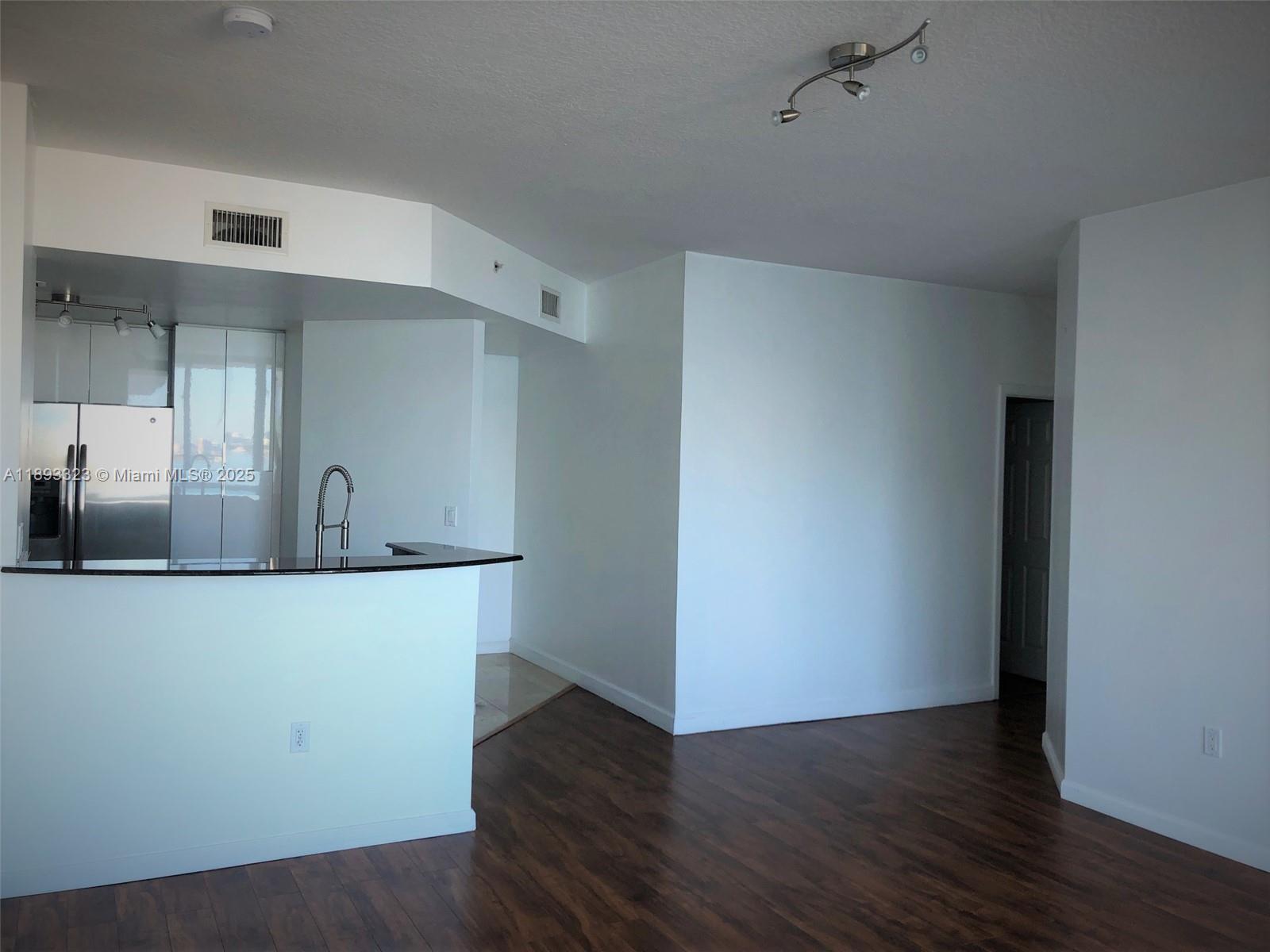 7900 Harbor Island Dr #1103, North Bay Village FL 33141