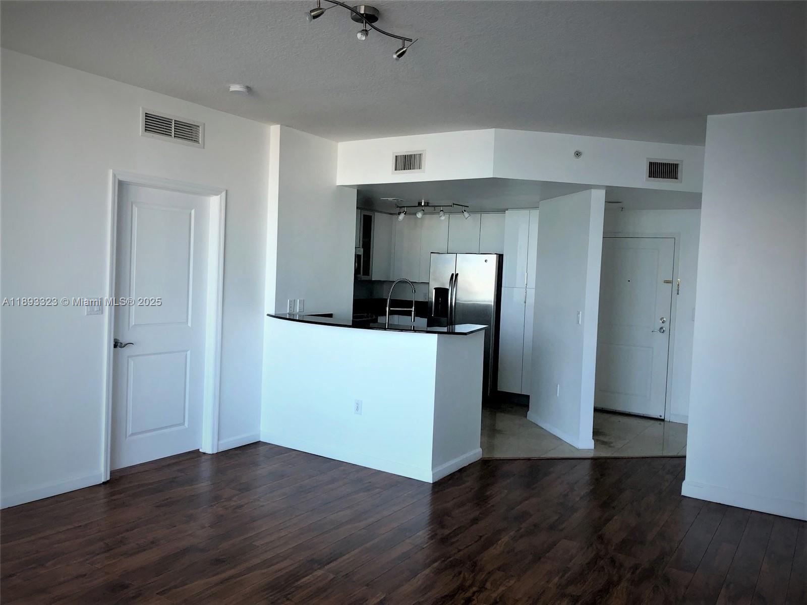 7900 Harbor Island Dr #1103, North Bay Village FL 33141