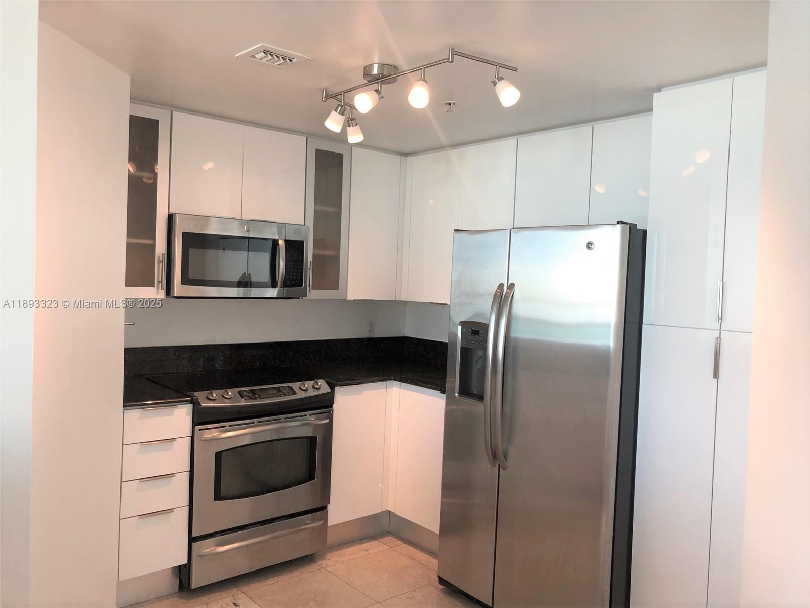 7900 Harbor Island Dr #1103, North Bay Village FL 33141