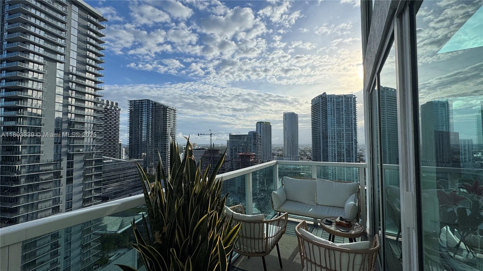 41 SE 5th St #1716, Miami FL 33131