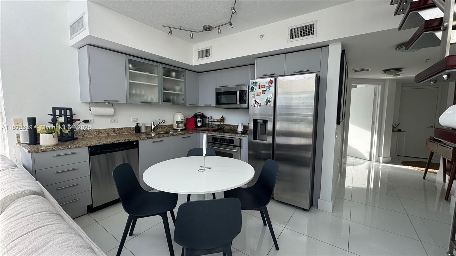 41 SE 5th St #1716, Miami FL 33131