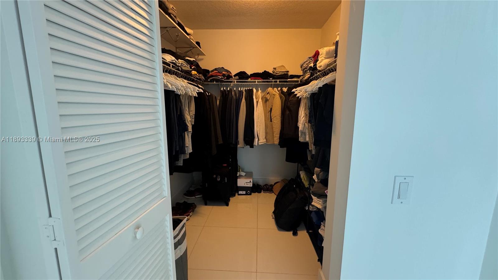 41 SE 5th St #1716, Miami FL 33131