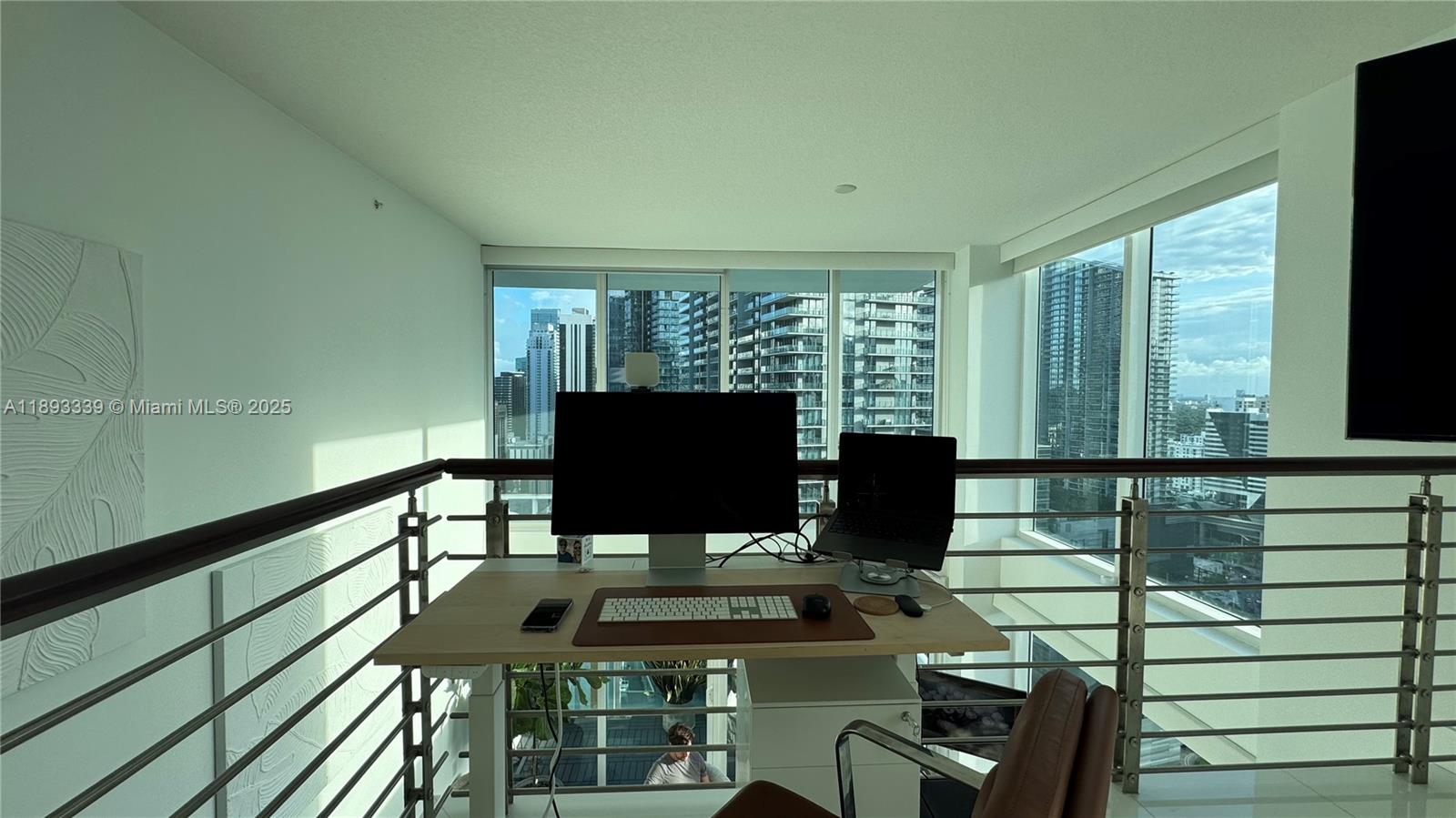 41 SE 5th St #1716, Miami FL 33131