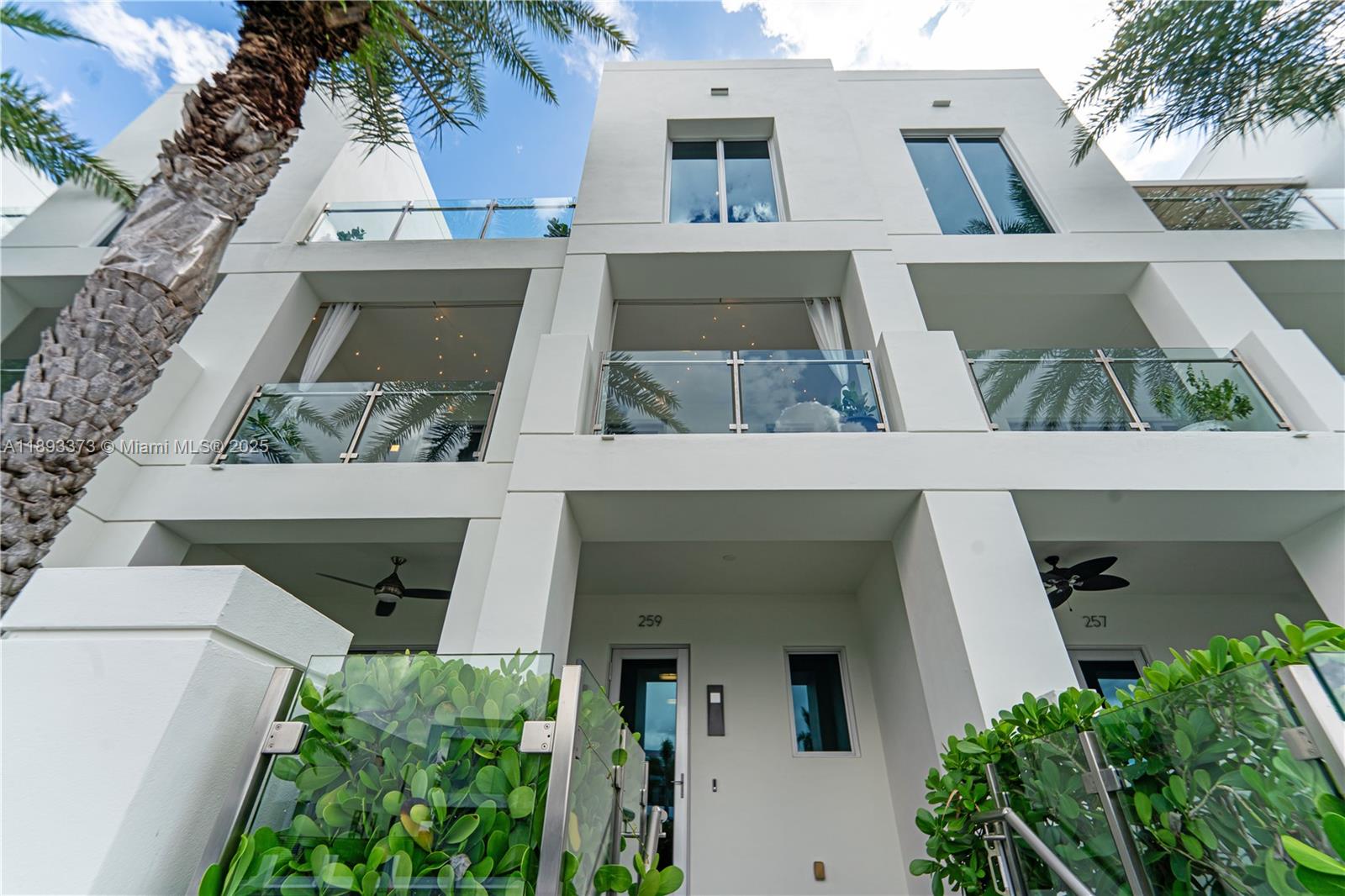 259 Shore Ct, Lauderdale By The Sea FL 33308