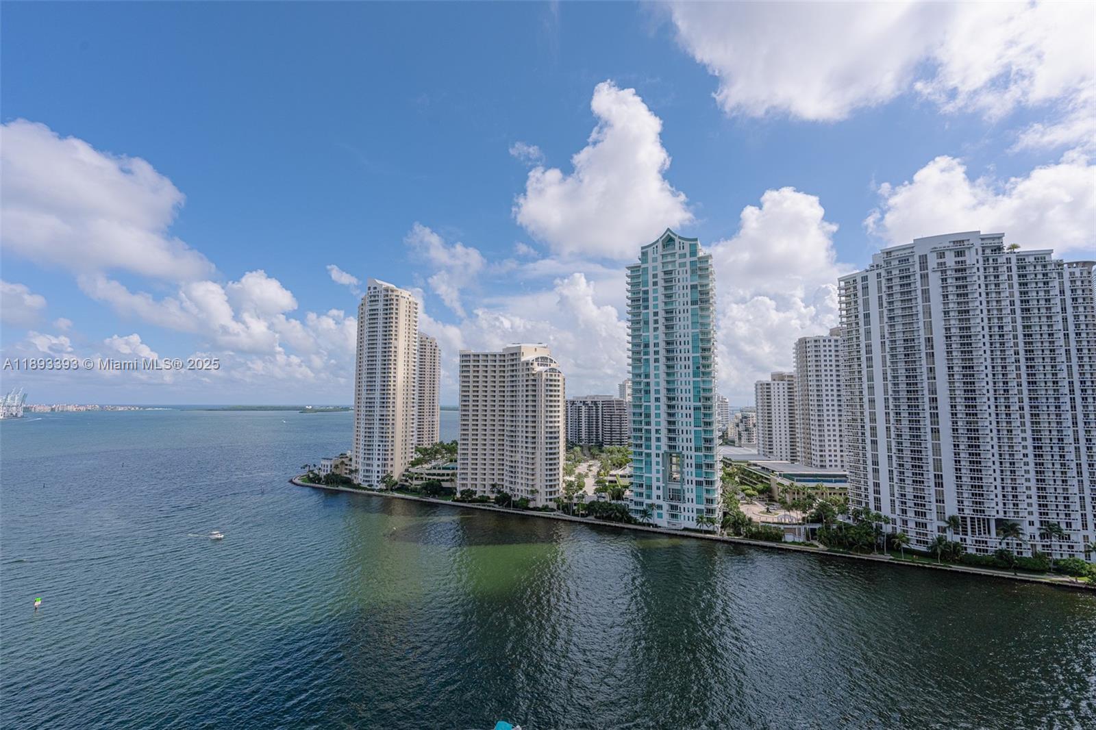 325 S Biscayne Blvd #2119, Miami FL 33131