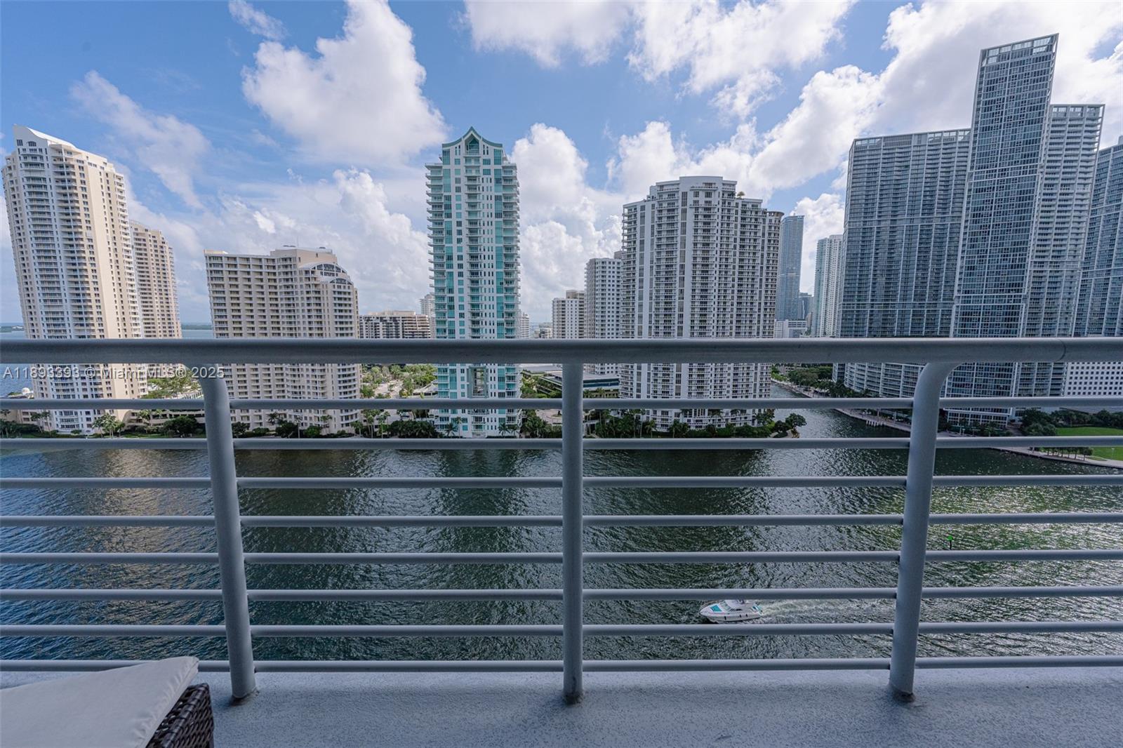 325 S Biscayne Blvd #2119, Miami FL 33131