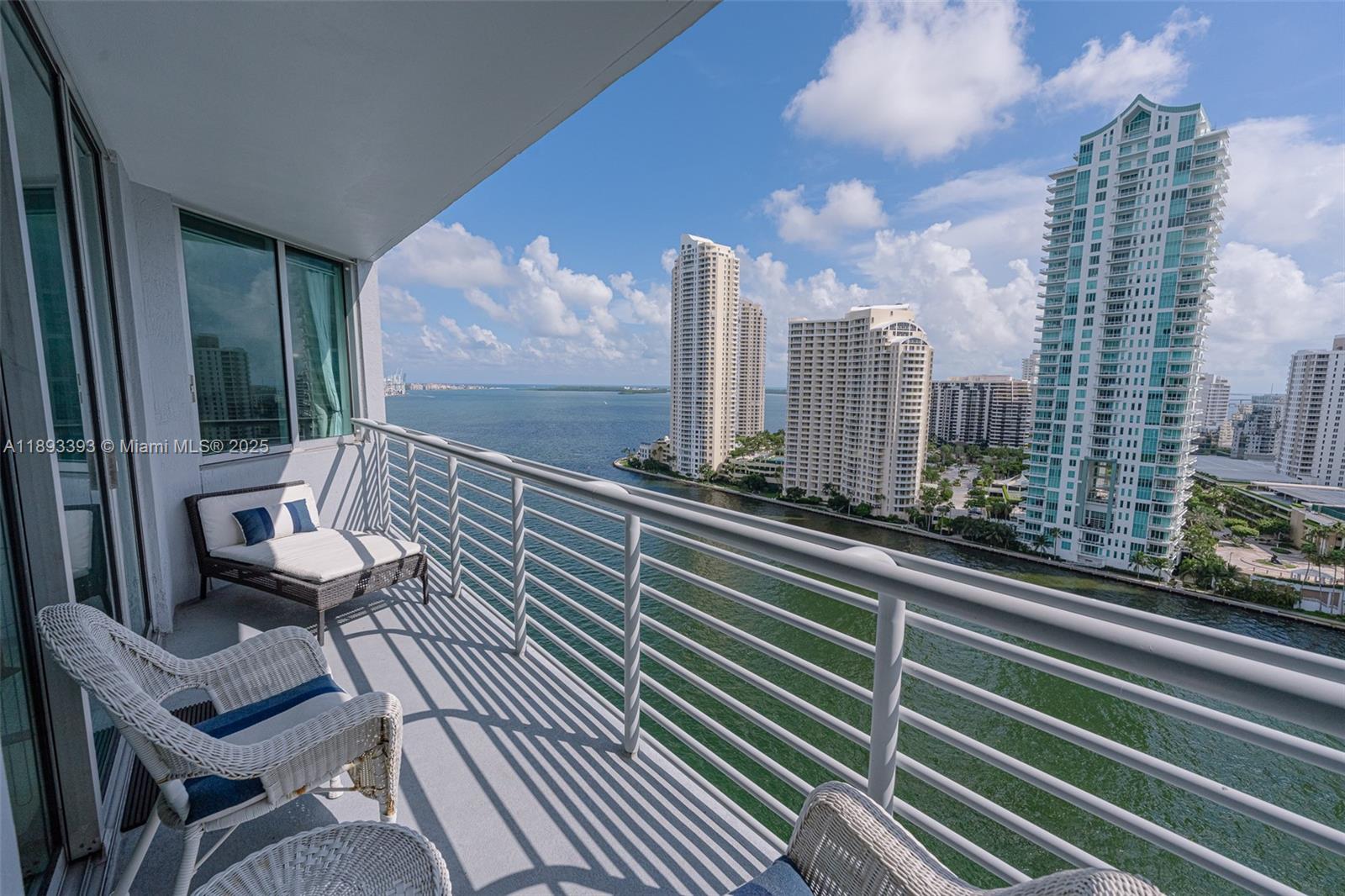 325 S Biscayne Blvd #2119, Miami FL 33131