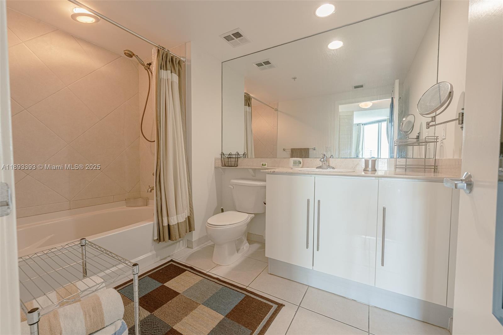 325 S Biscayne Blvd #2119, Miami FL 33131