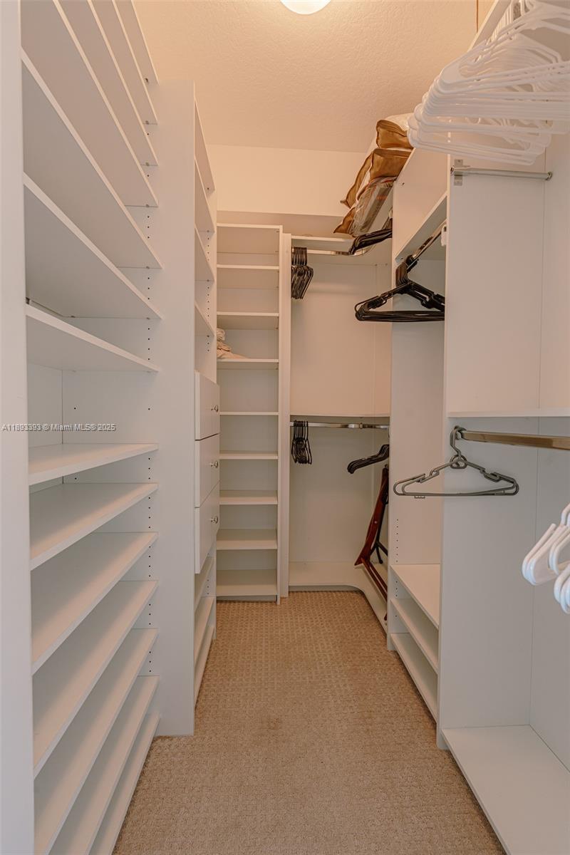 325 S Biscayne Blvd #2119, Miami FL 33131