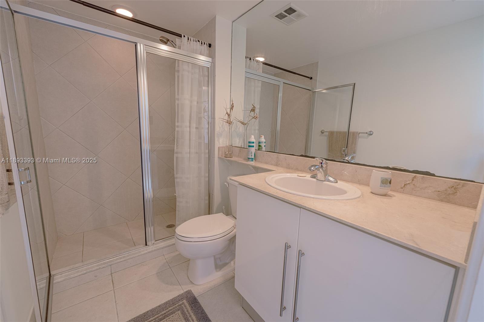 325 S Biscayne Blvd #2119, Miami FL 33131