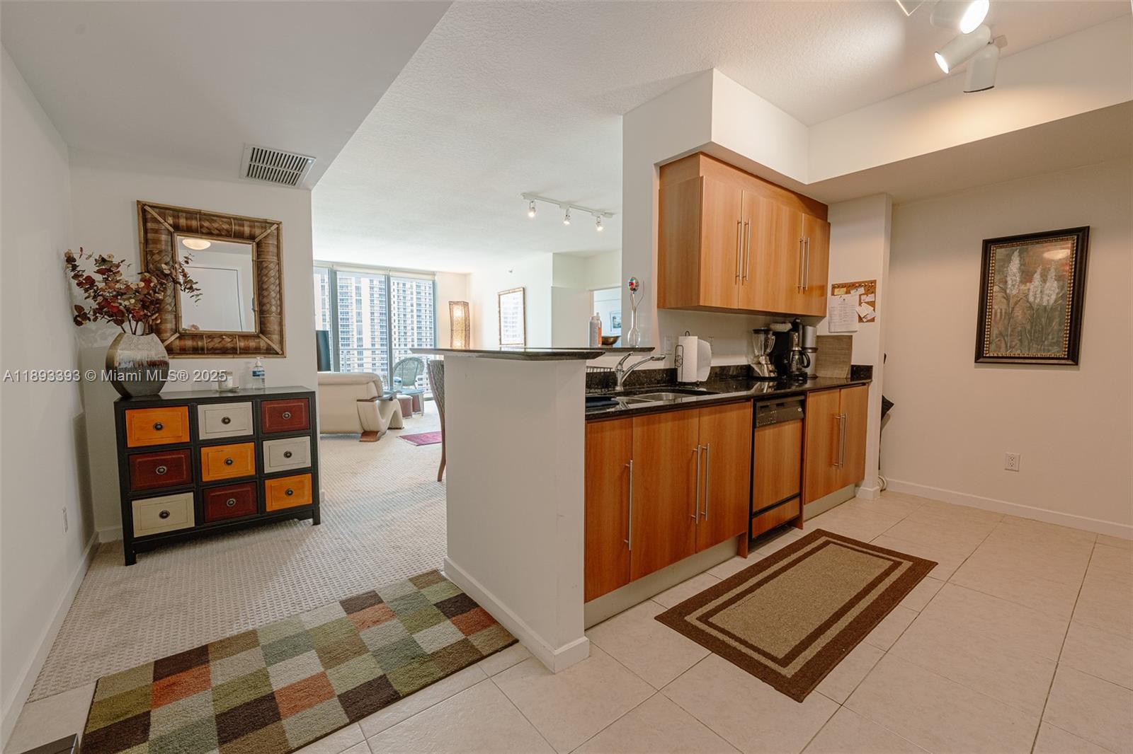 325 S Biscayne Blvd #2119, Miami FL 33131