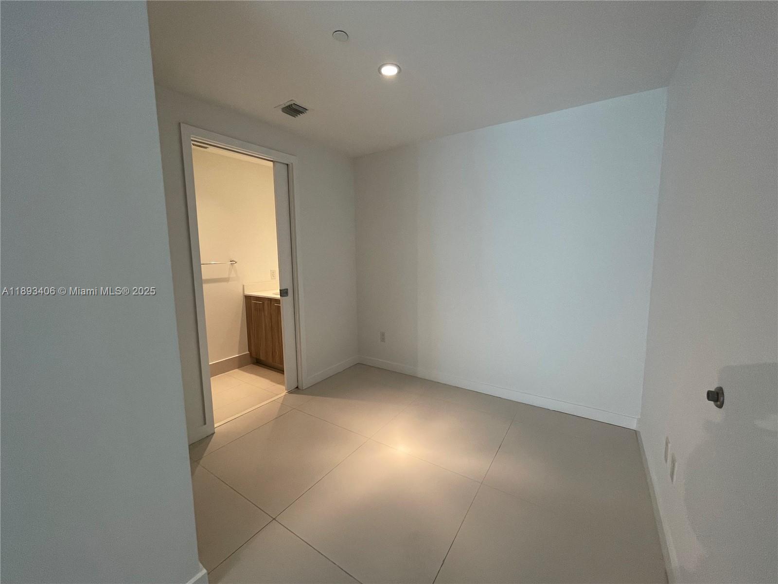 501 NE 31st St #707, Miami FL 33137
