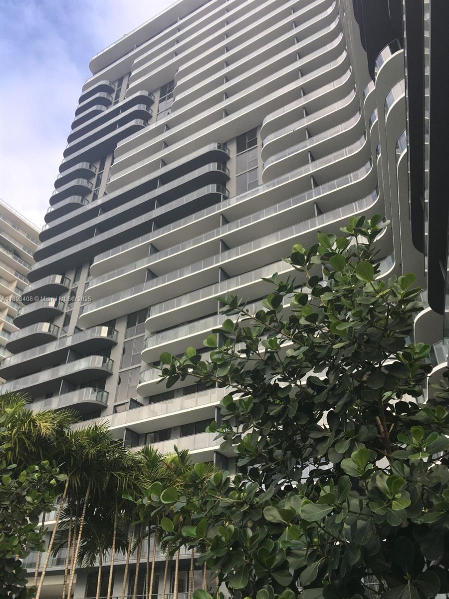 121 NE 34th St #1905, Miami FL 33137