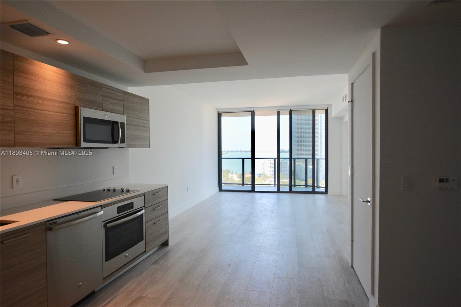 121 NE 34th St #1905, Miami FL 33137