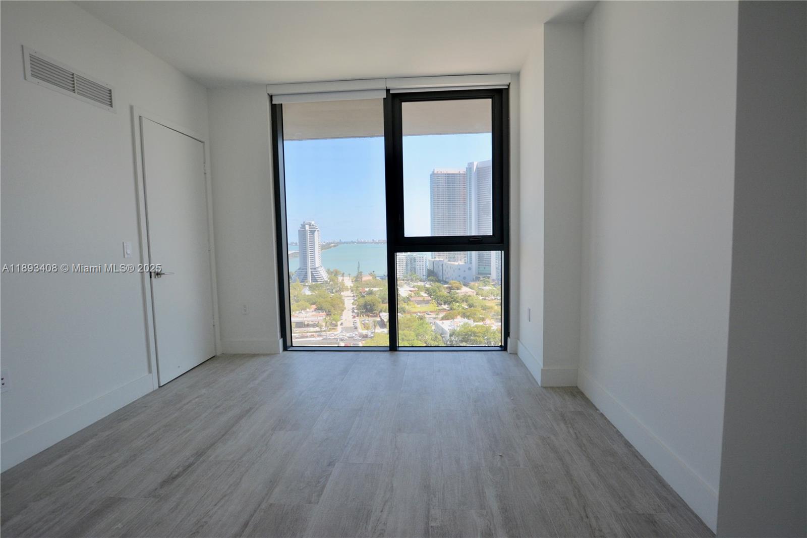 121 NE 34th St #1905, Miami FL 33137