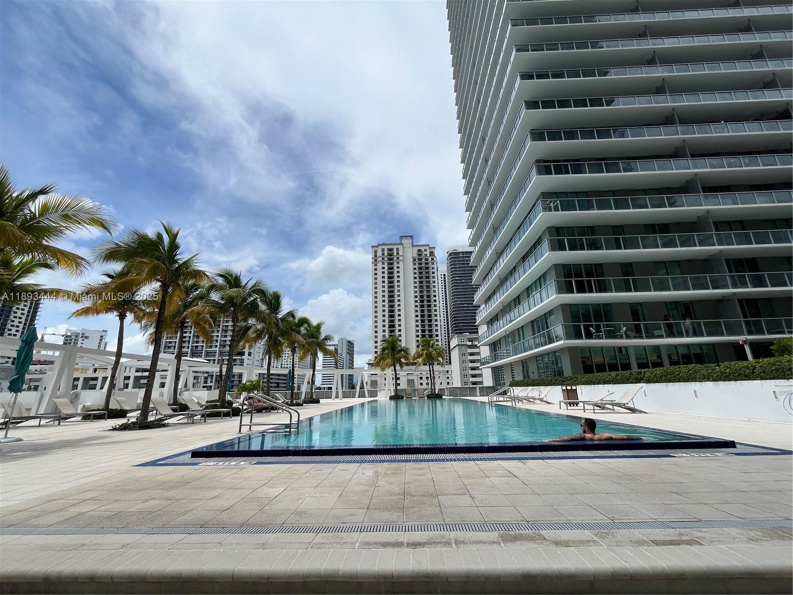 79 SW 12th St #2808-S, Miami FL 33130