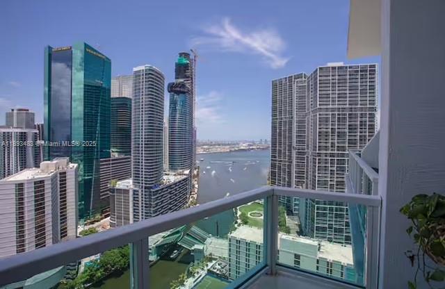 41 SE 5th St #1905, Miami FL 33131