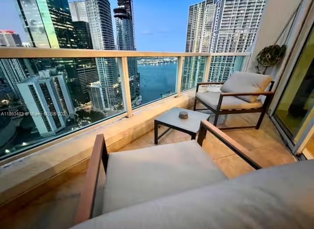 41 SE 5th St #1905, Miami FL 33131