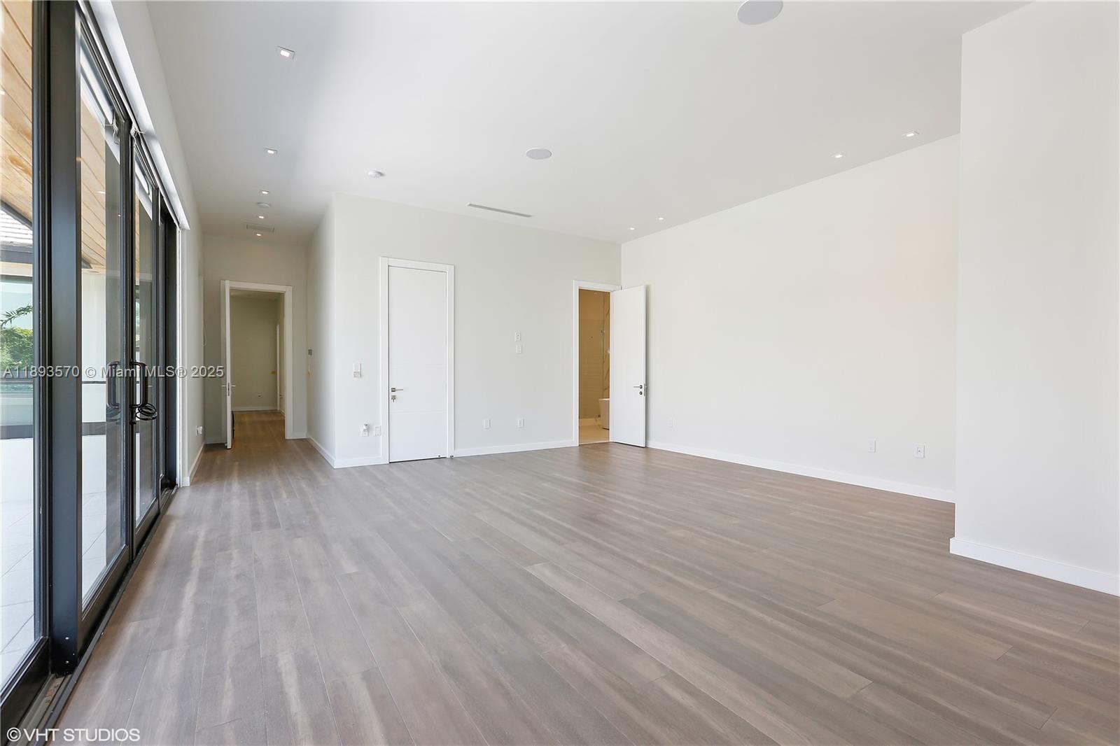7015 Mira Flores Ave, Coral Gables FL 33143